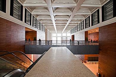 奇葩恐怖游戏《甘霖娘女巫》即将推出 用脏话驱魔